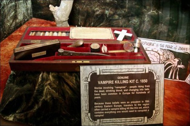 Zestawy pogromców wampirów - jak polowano na krwiopijców?
